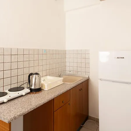 Zeus Aparthotel