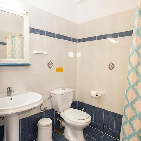 Zeus Aparthotel